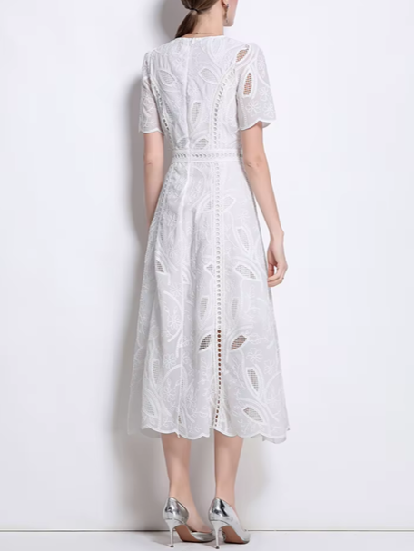 Elegant Lace O Neck White Evening Dress