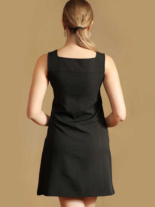 Smart Contrast Button Decor Black Dress