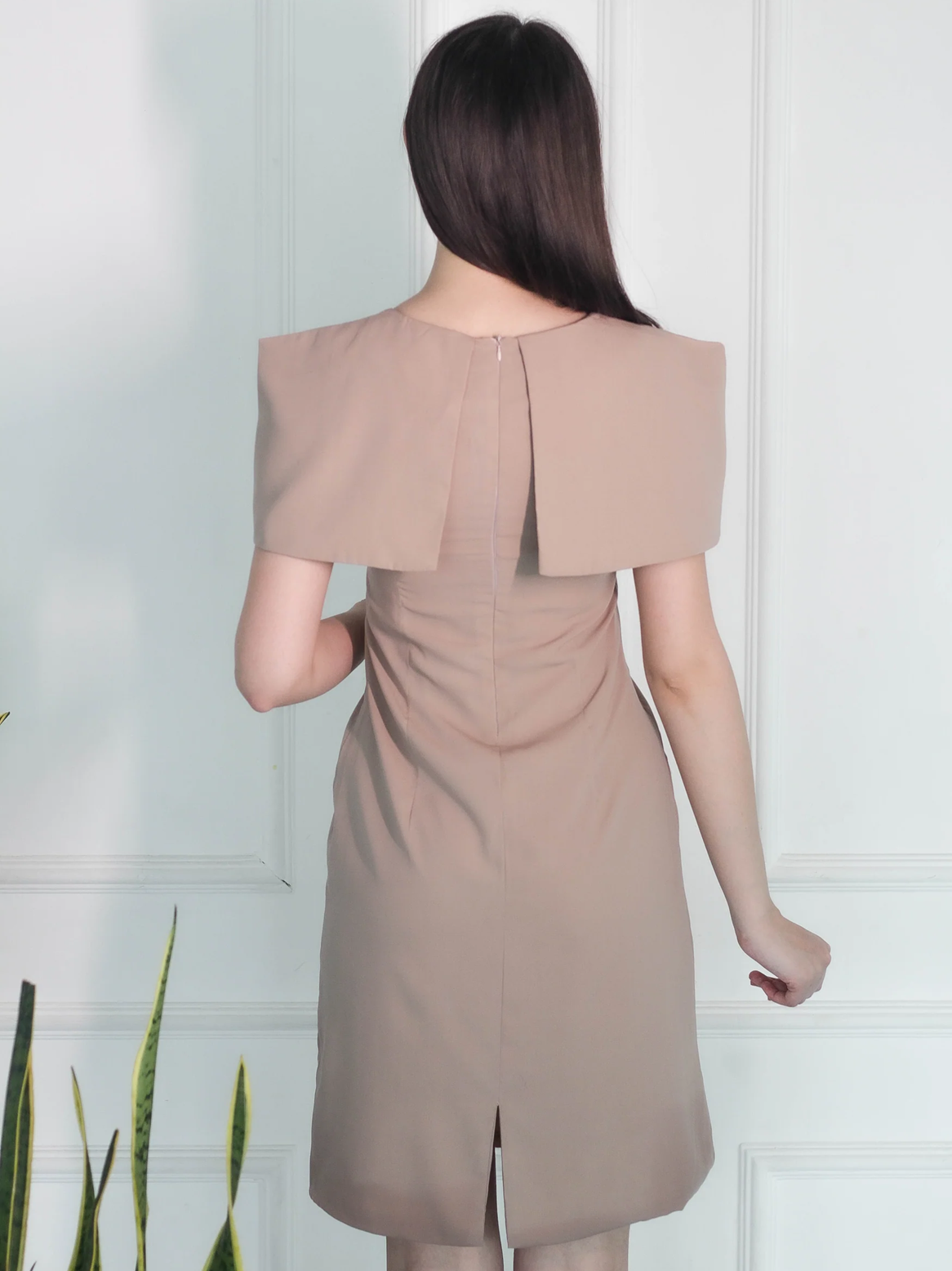 Sophisticated Sharp Shoulder Flaps Short Sleeves Dress