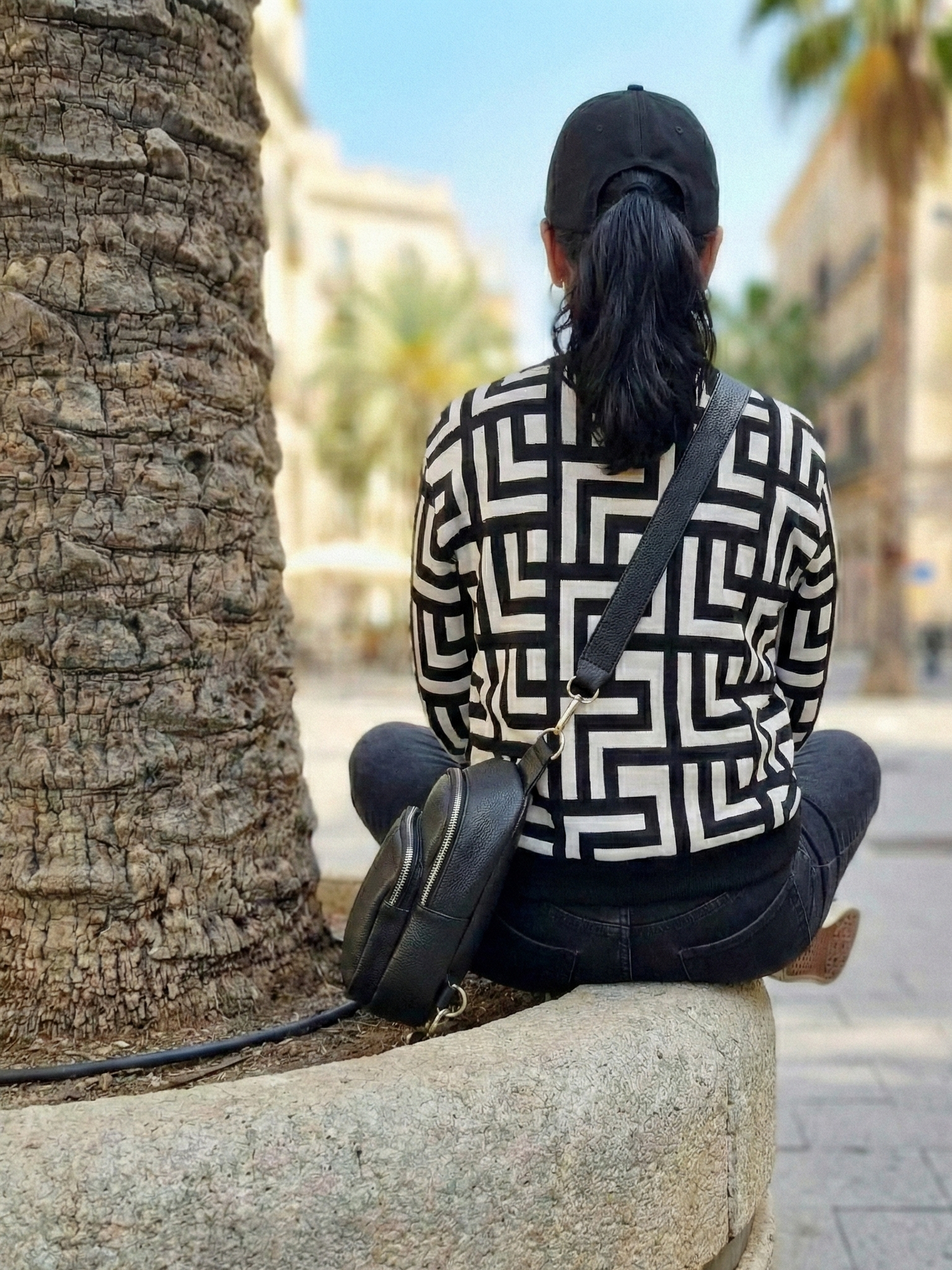 Dubai Vibe Geometric Print Black Sweatshirt
