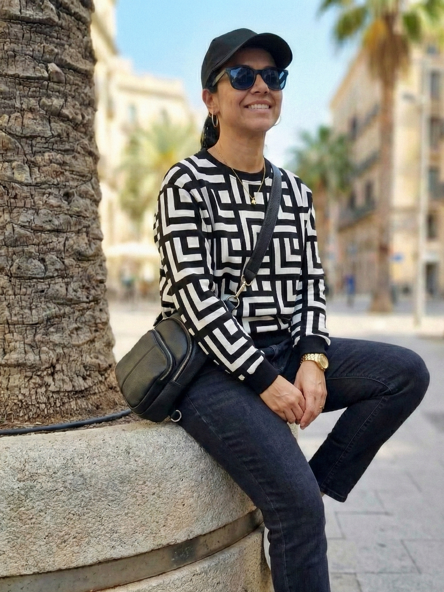 Dubai Vibe Geometric Print Black Sweatshirt
