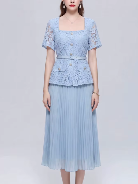 Exquisite Lace Blue Pleated Dress