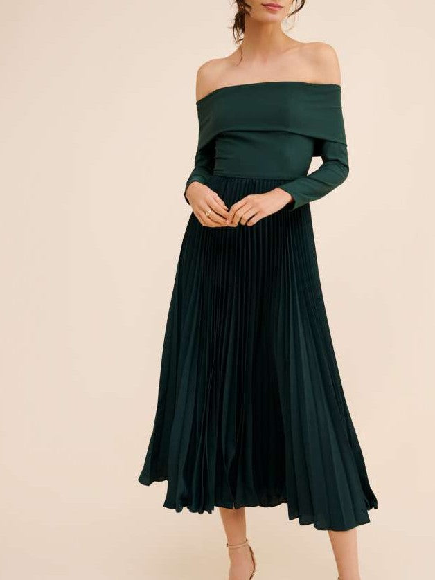 Pretty Off Shoulder Pleated Long Sleeve Green Midi Dress