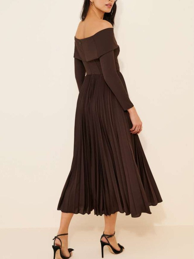 Pretty Off Shoulder Pleated Long Sleeve Brown Midi Dress