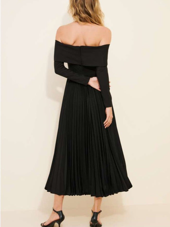 Pretty Off Shoulder Pleated Long Sleeve Black Midi Dress