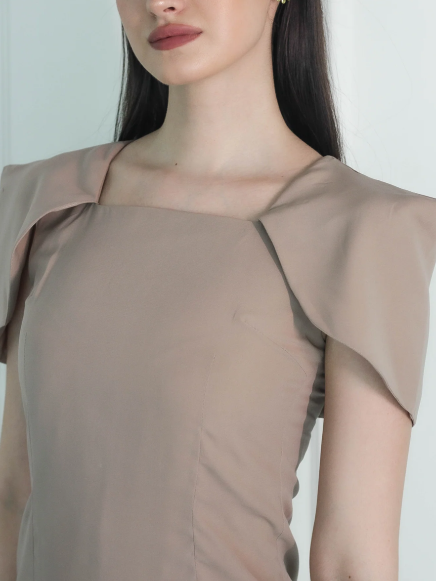 Sophisticated Sharp Shoulder Flaps Short Sleeves Dress