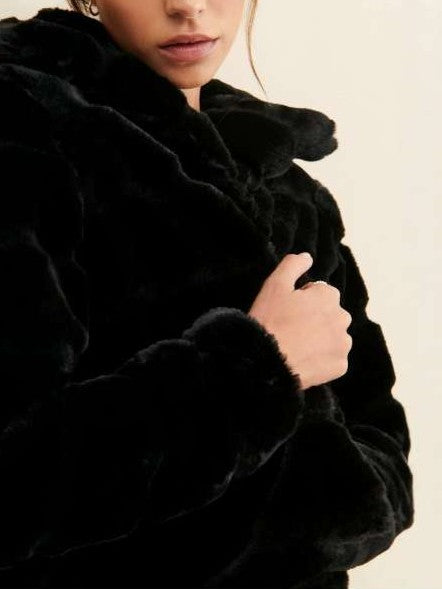 Winter Wear Short Black Faux Fur Lapel Jacket